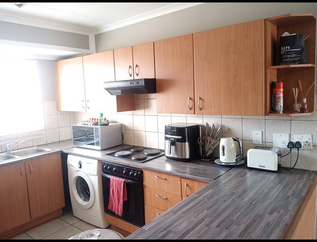 2 BEDROOM APARTMENT FOR SALE IN VAN DYK PARK